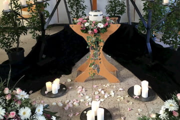 Urnendekoration von Premium Gärtnerei Böttcher