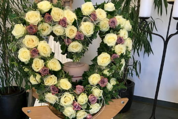 Für jeden Trauerfall die richtige Dekoartion